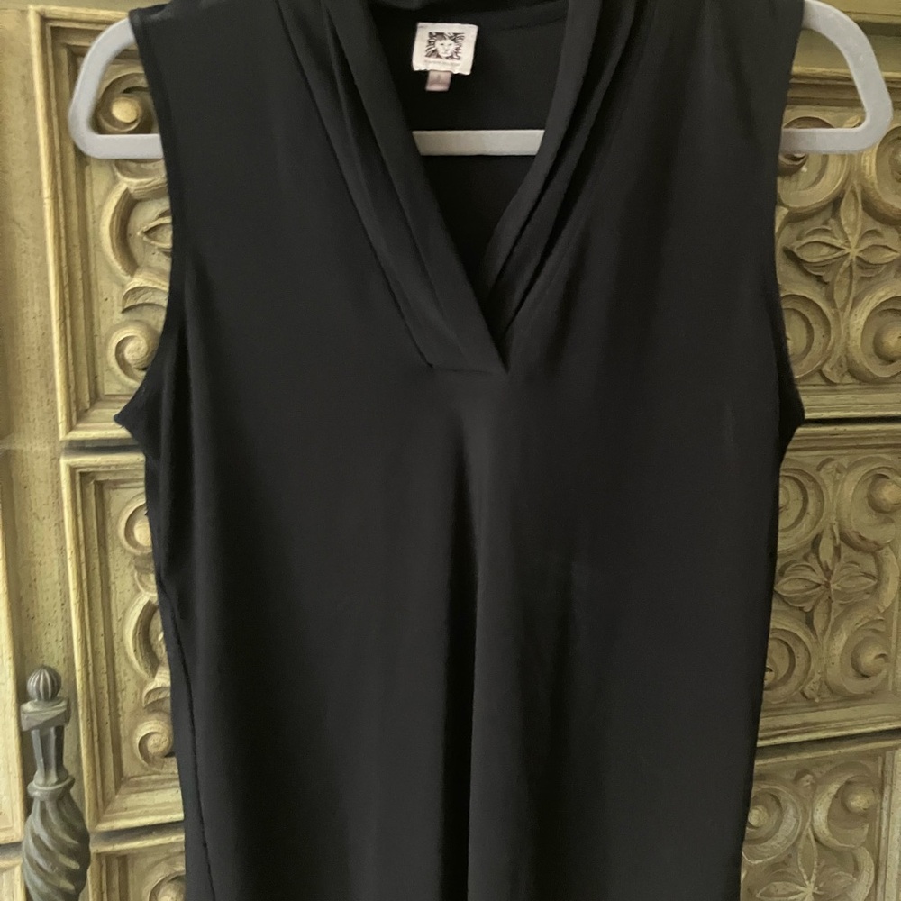 Anne Klein Black V-Neck Sleeveless Tank